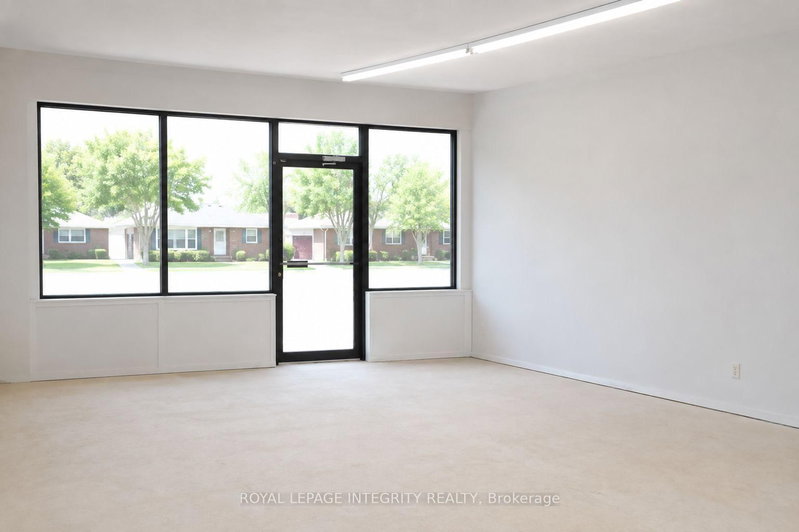 1117 Cobden Rd photo 5