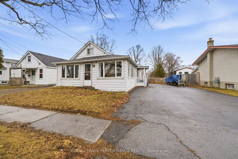 1121 Hebert St, Cornwall, K6J 5A8 | Image 3