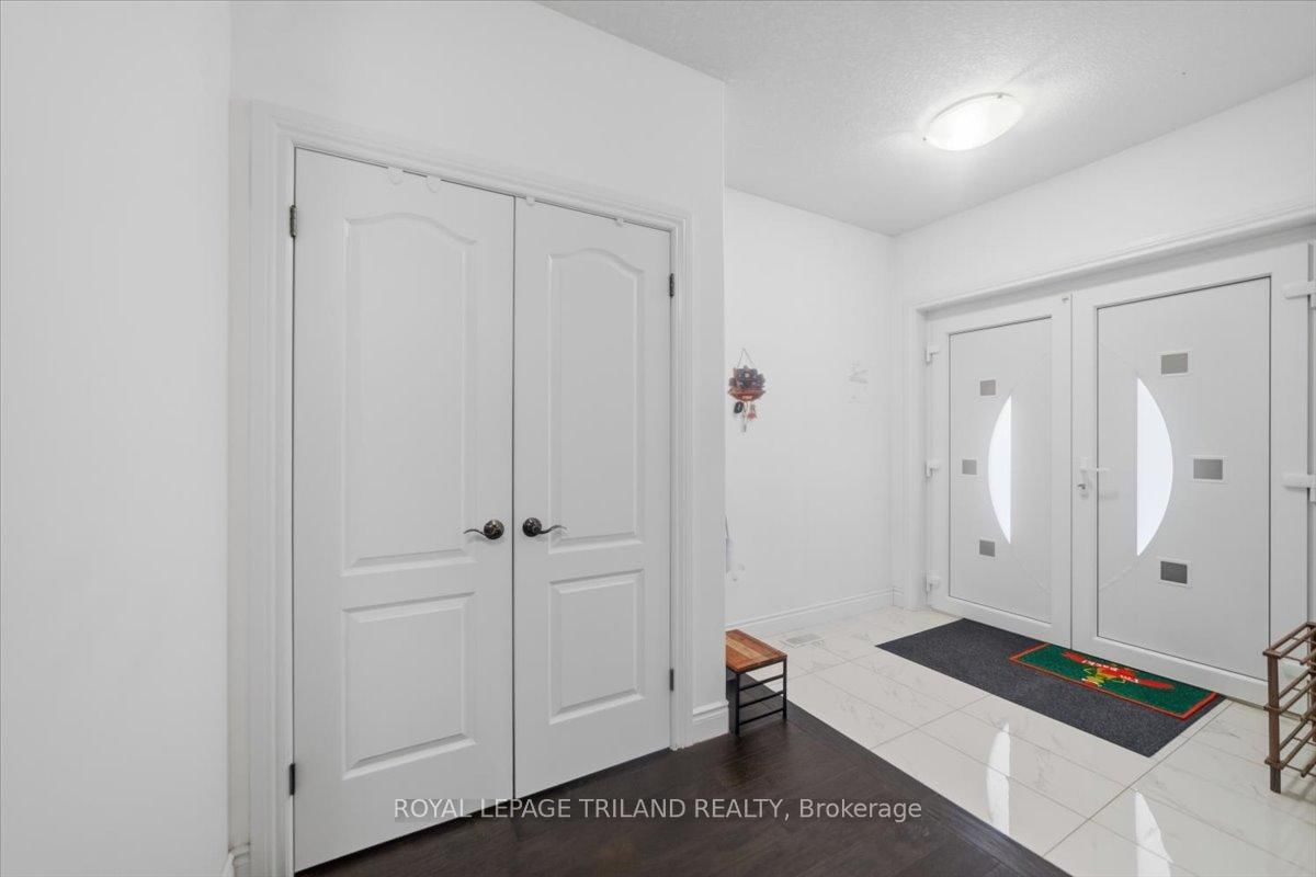 1942 Cedarpark Drive - Photo 4