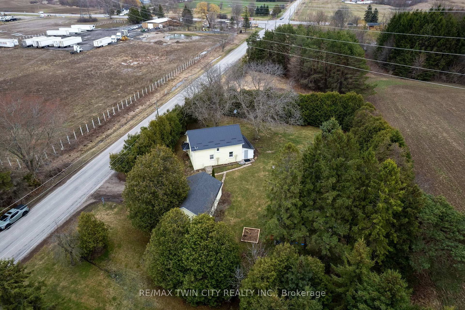 Listing Image 3