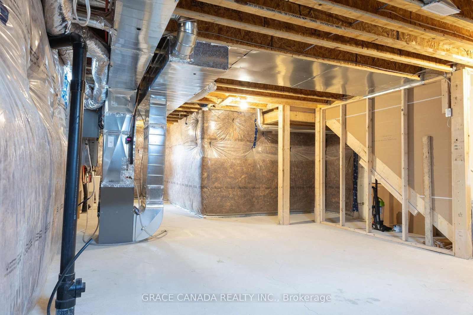 Detached House for sale at 16 Brighton Lane, Thorold, Ontario, L2V 0P2 - Rolling Meadows - MLS: X12949766