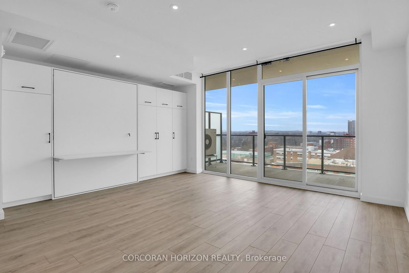 home for sale on 1011-741 King Street