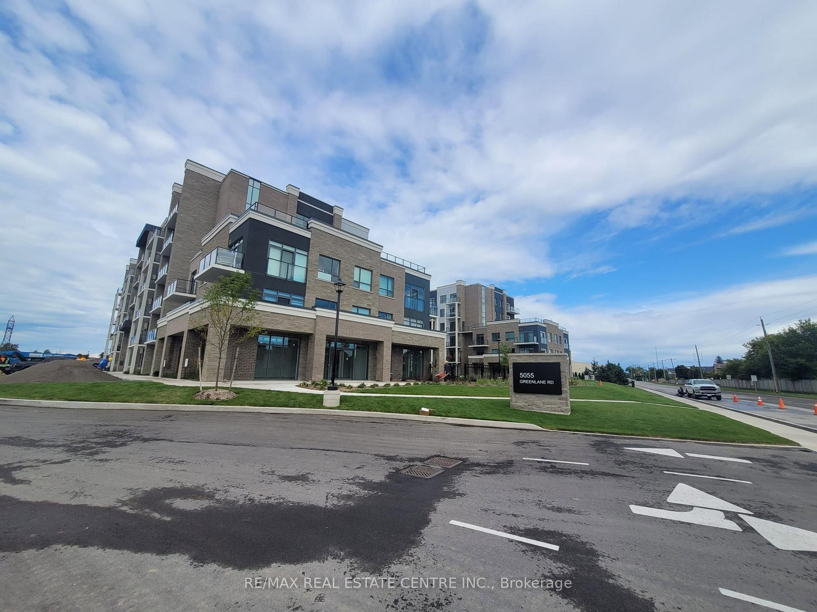 5055 GREENLANE Road, Unit 501 - Photo 2