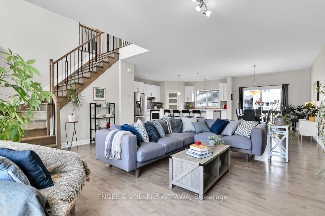 Detached House for sale at 313 St Tropez Street, Russell, Ontario, K0A 1W0 - Embrun - MLS: X12950088