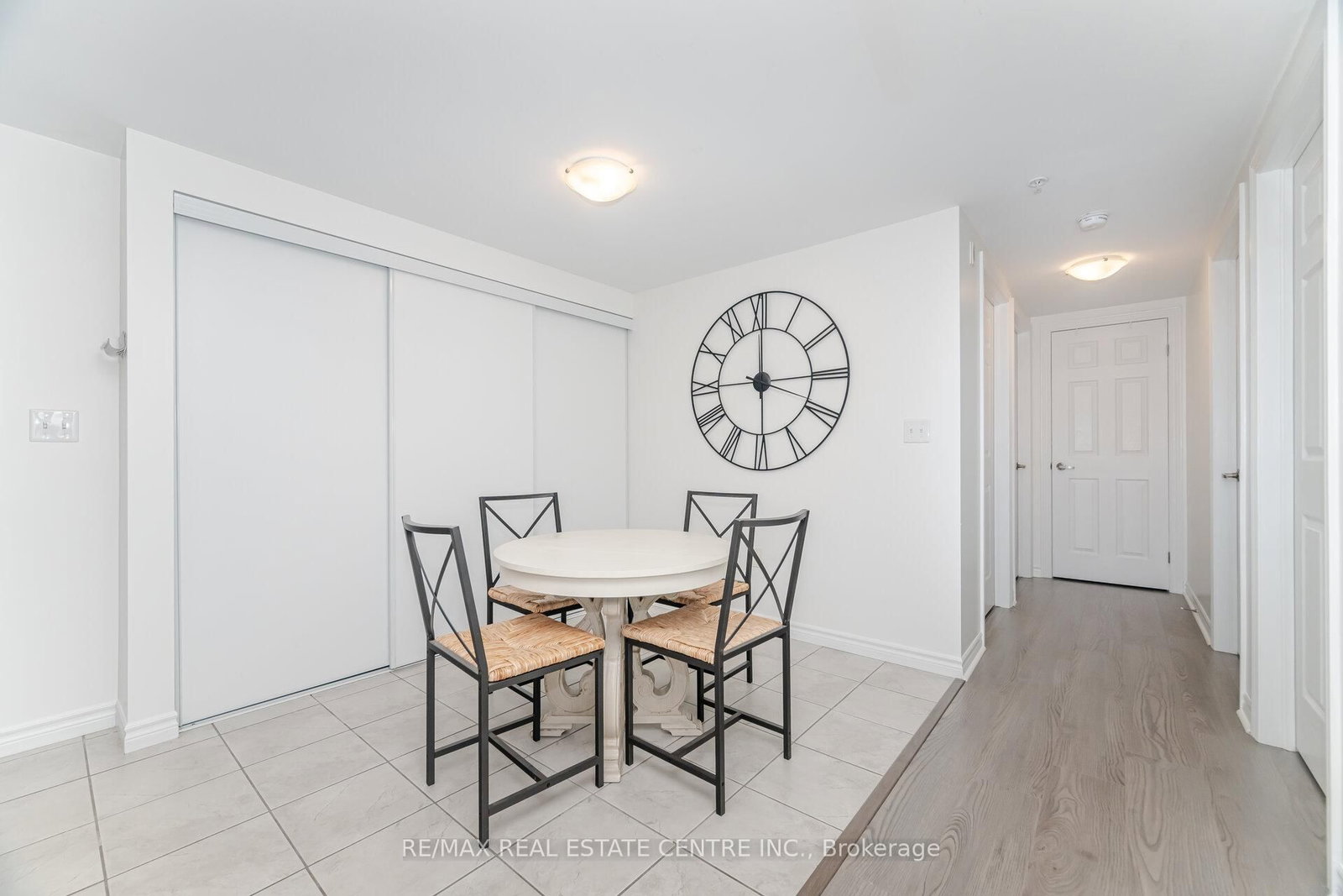 45 Kingsbury Square, Unit 409 - Photo 8