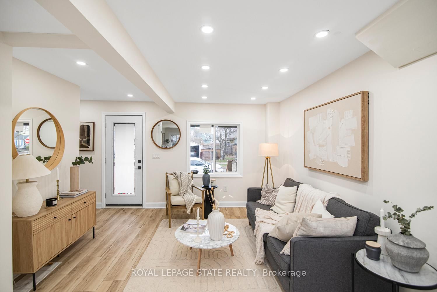 Detached House for sale at 7 Stapleton Avenue, Hamilton, Ontario, L8H 3N4 - Industrial Sector - MLS: X12950238