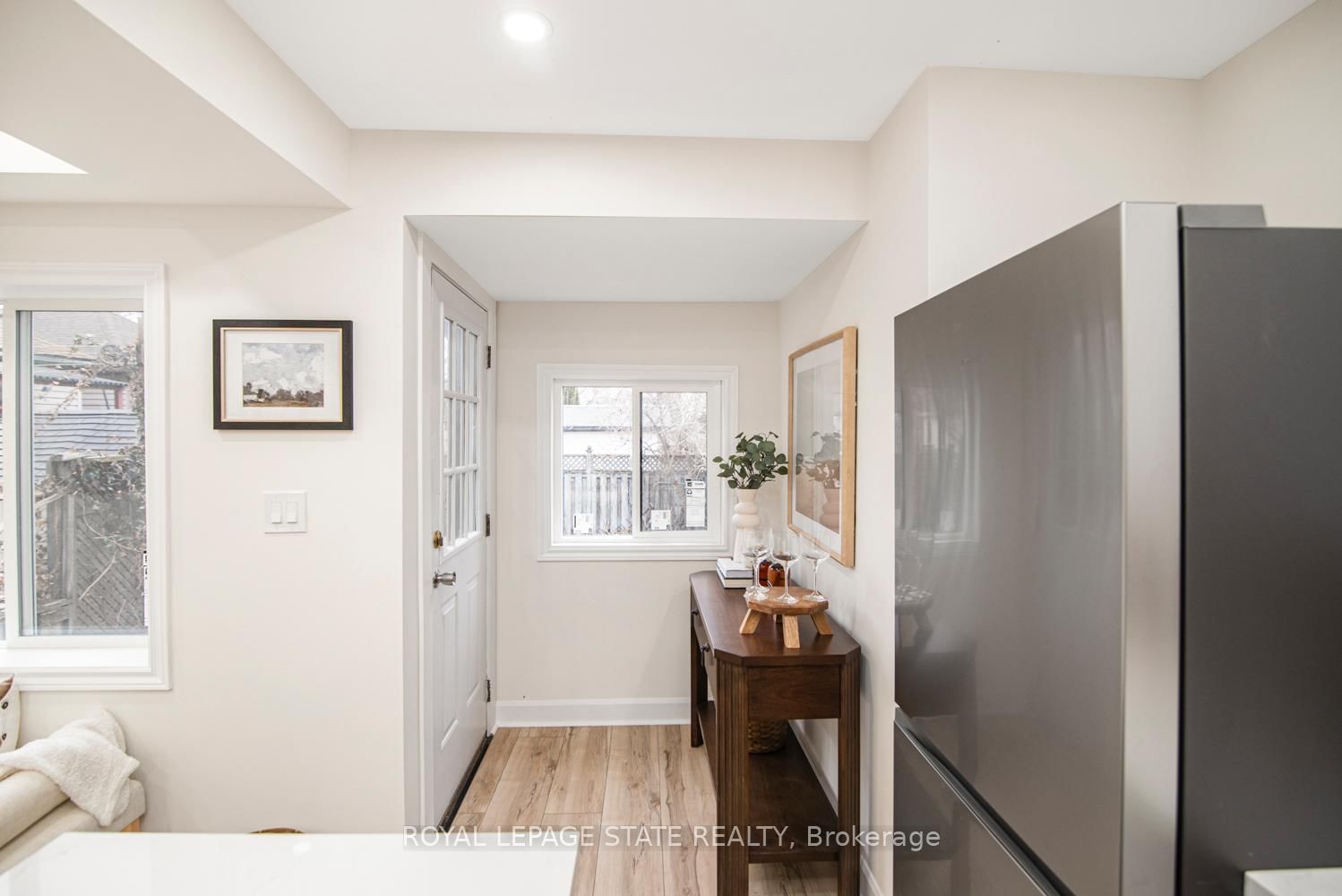 Detached House for sale at 7 Stapleton Avenue, Hamilton, Ontario, L8H 3N4 - Industrial Sector - MLS: X12950238