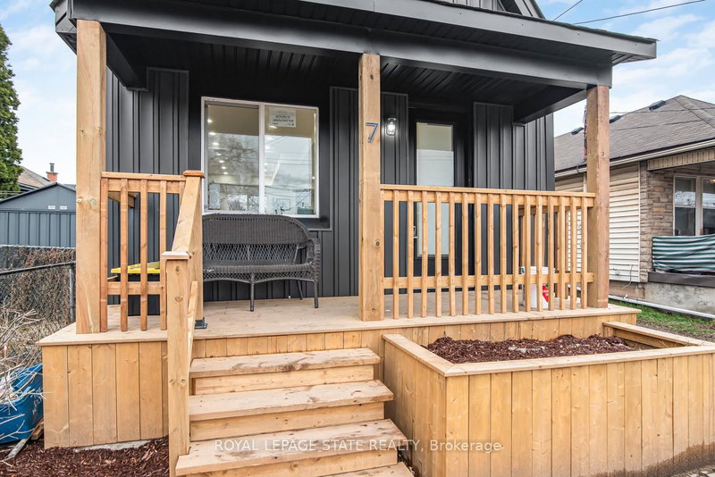 7 Stapleton Ave, Hamilton, L8H 3N4 | Image 2