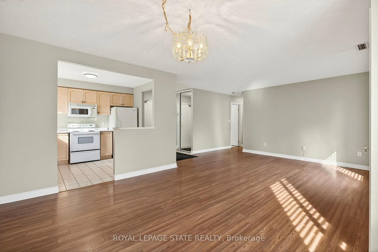 Condo for sale at 101-8 Main Street, Hamilton, Ontario, L9H 2P6 - Dundas - MLS: X12950370