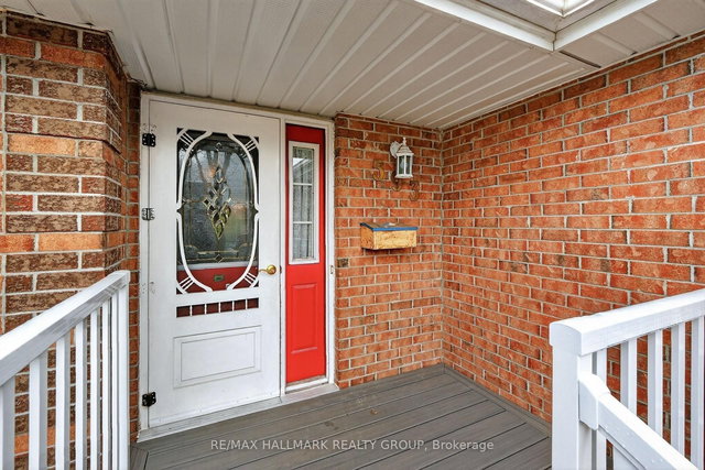 593 Du Buisson Crescent