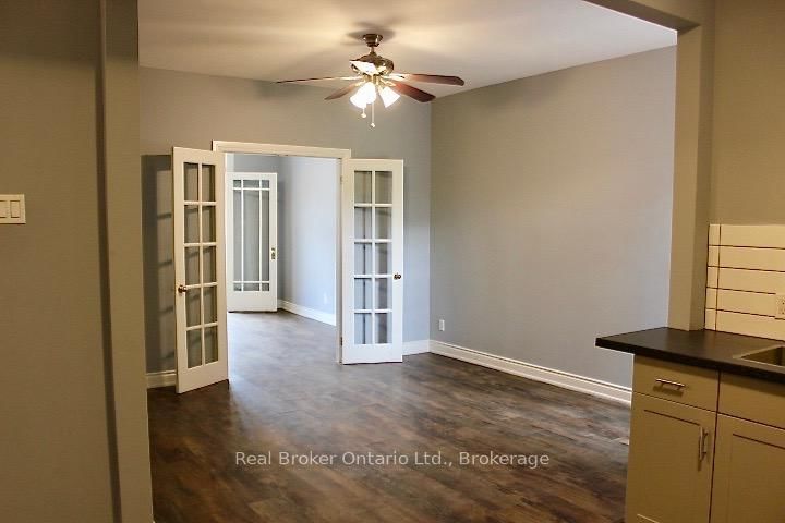 2 - 590 MAIN St E, Hamilton, L8M 1J6 | Image 3