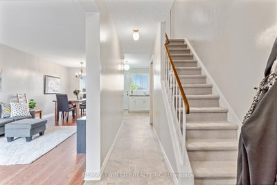 Unit 23 — 25 Upper Canada Drive — more photos