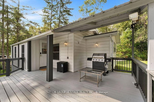 682 North Shore Drive E