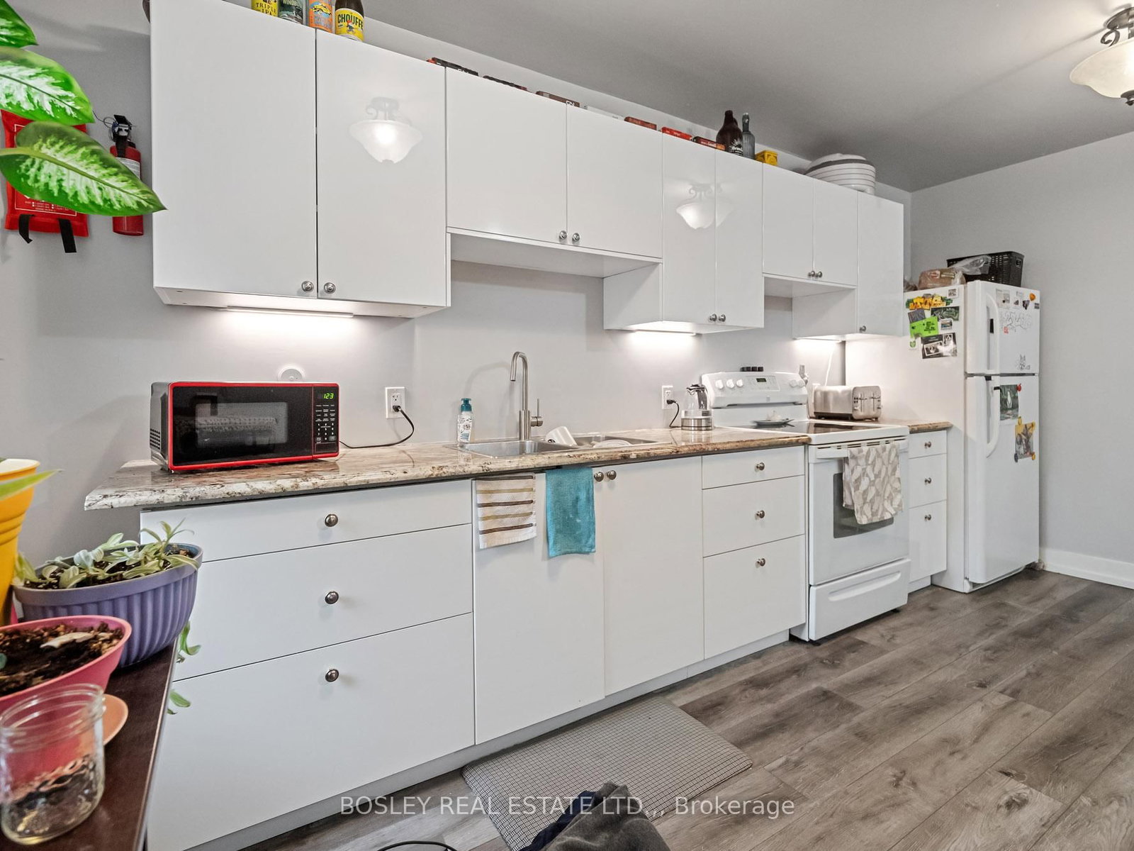 121 Oakdale Avenue - Photo 3