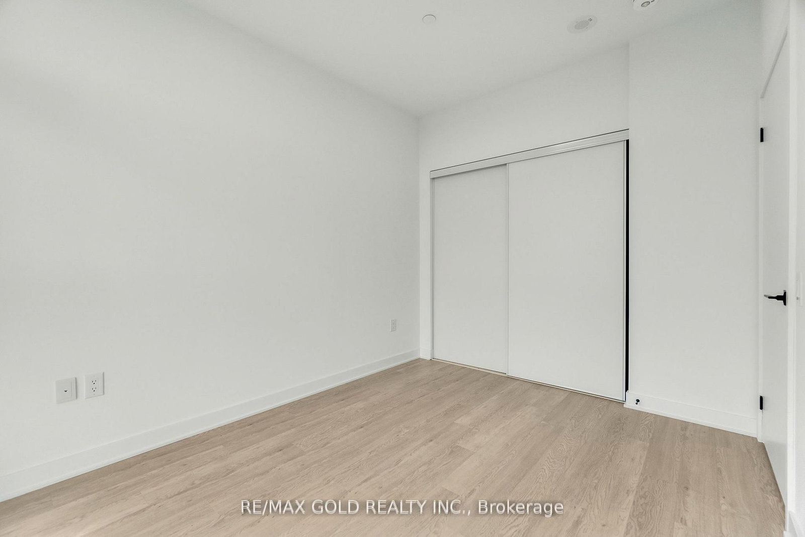 Condo for sale at 803-2782 Barton Street, Hamilton, Ontario, L8E 0L3 - Riverdale - MLS: X12950522