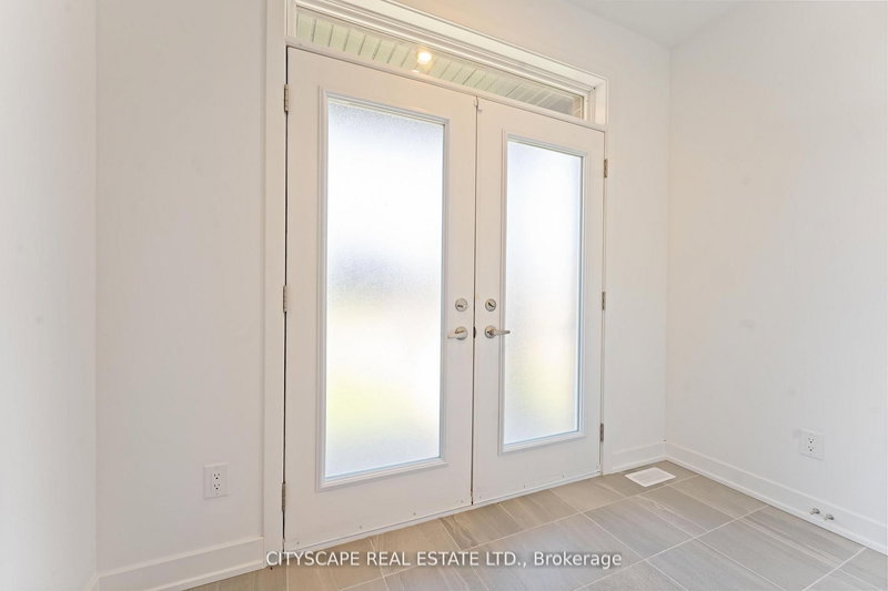 617 Kenabeek Terr, Ottawa, K4M 0B3 | Image 2