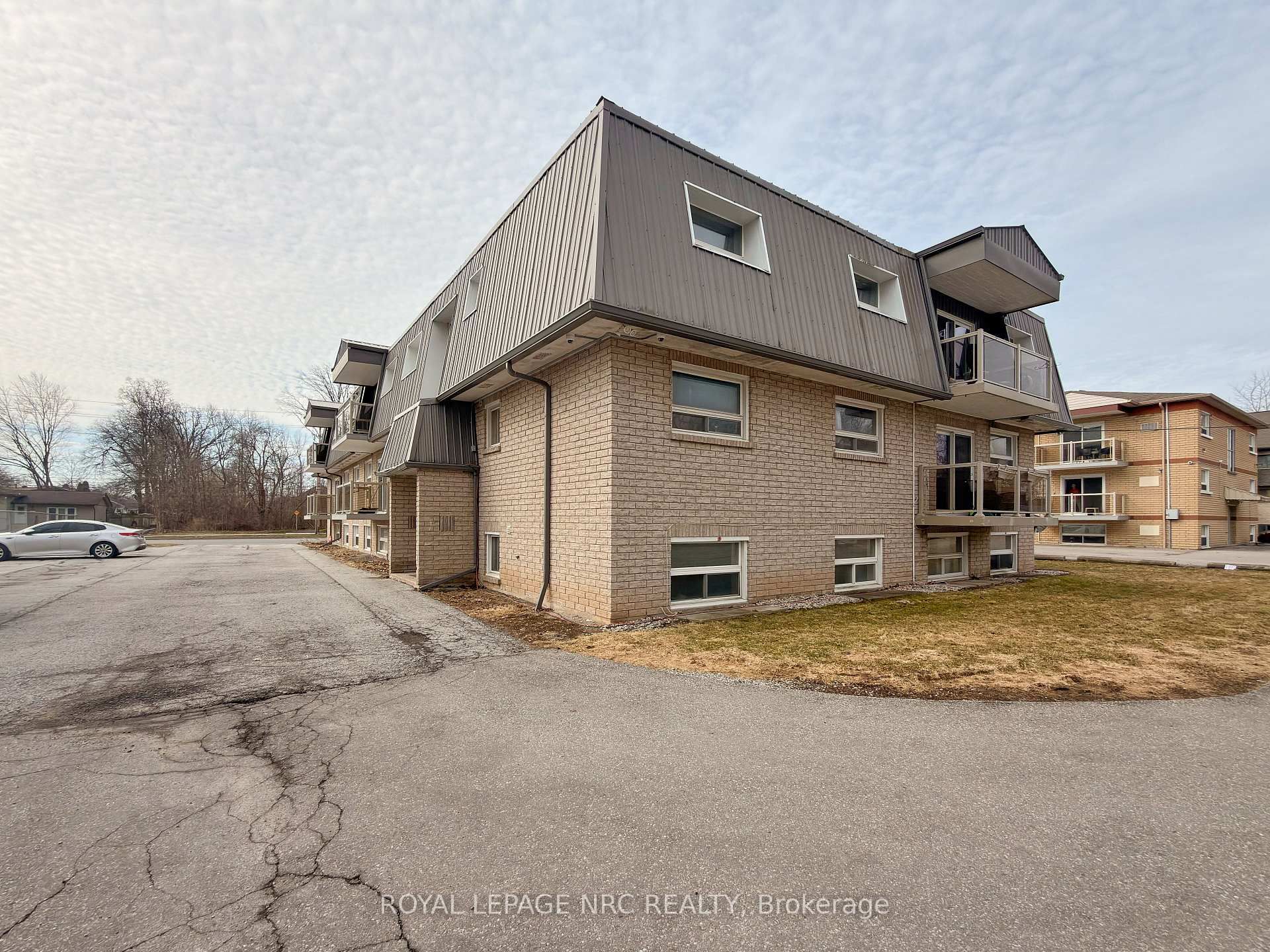 90 Woodlawn Road, Unit 7
