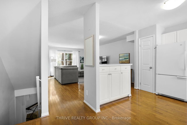 10 - 215 Commissioners Road W