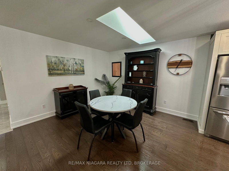 30 Renfield St photo 5