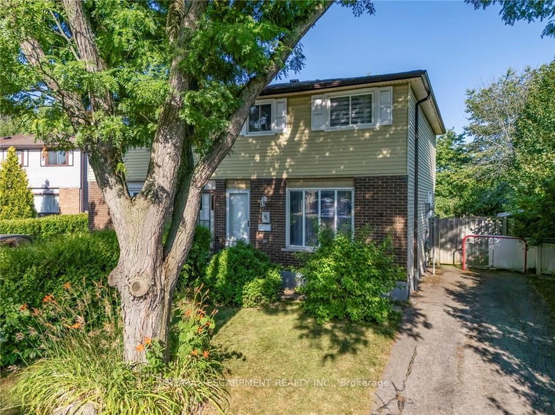 8 Gerrick Crt, Hamilton, L9C 6H2 | Image 3