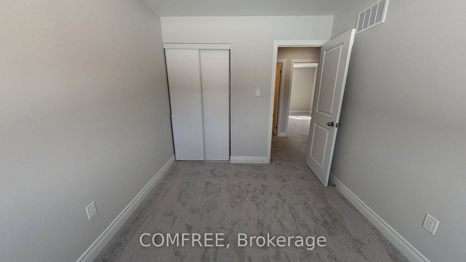 Townhouse for sale at 31 McConnell Crescent, Bracebridge, Ontario, P1L 0N7 - Macaulay - MLS: X12950884