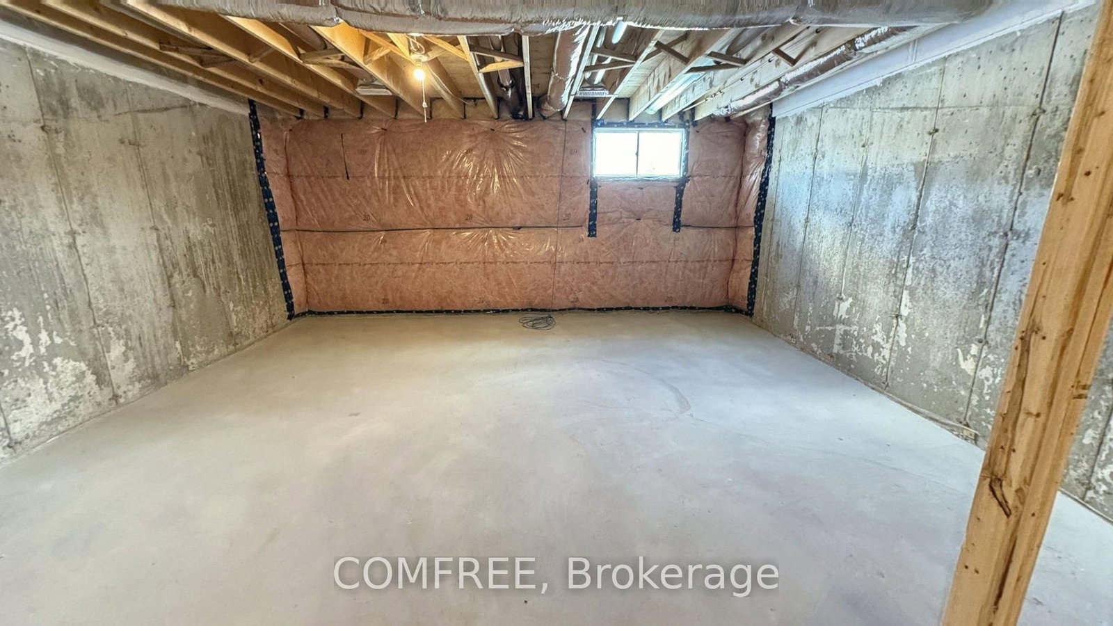 Townhouse for sale at 31 McConnell Crescent, Bracebridge, Ontario, P1L 0N7 - Macaulay - MLS: X12950884