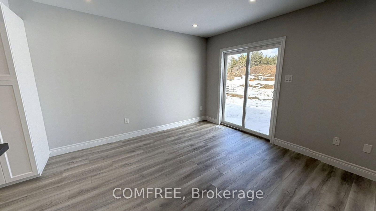 Townhouse for sale at 31 McConnell Crescent, Bracebridge, Ontario, P1L 0N7 - Macaulay - MLS: X12950884