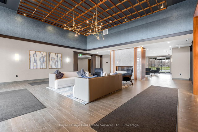 502 - 470 Dundas Street