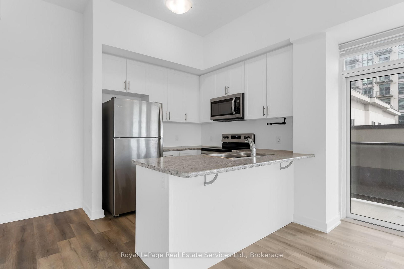 470 Dundas Street, Unit 502 - Photo 4