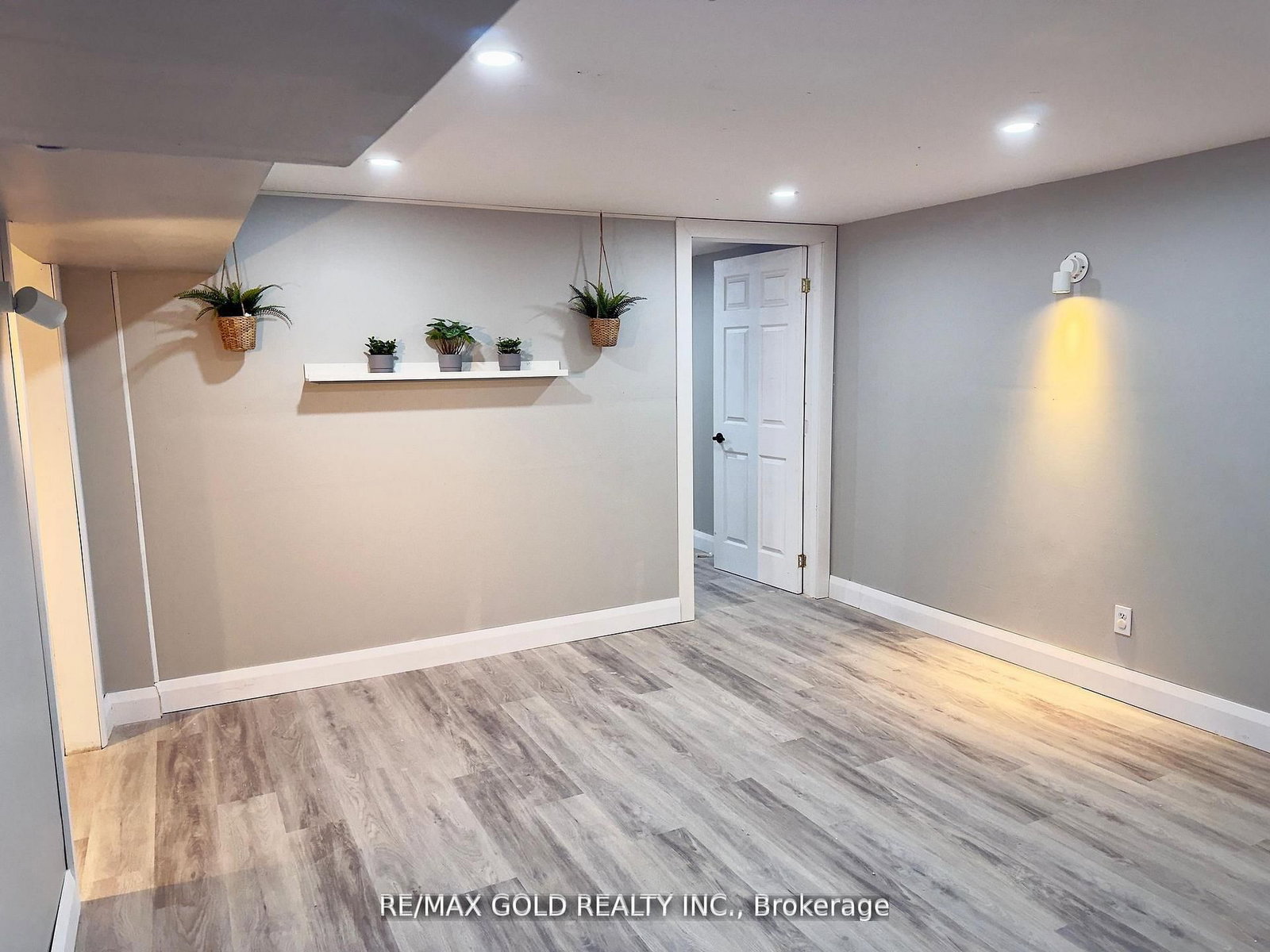 156 Mooregate Crescent, Unit Lower - Photo 10