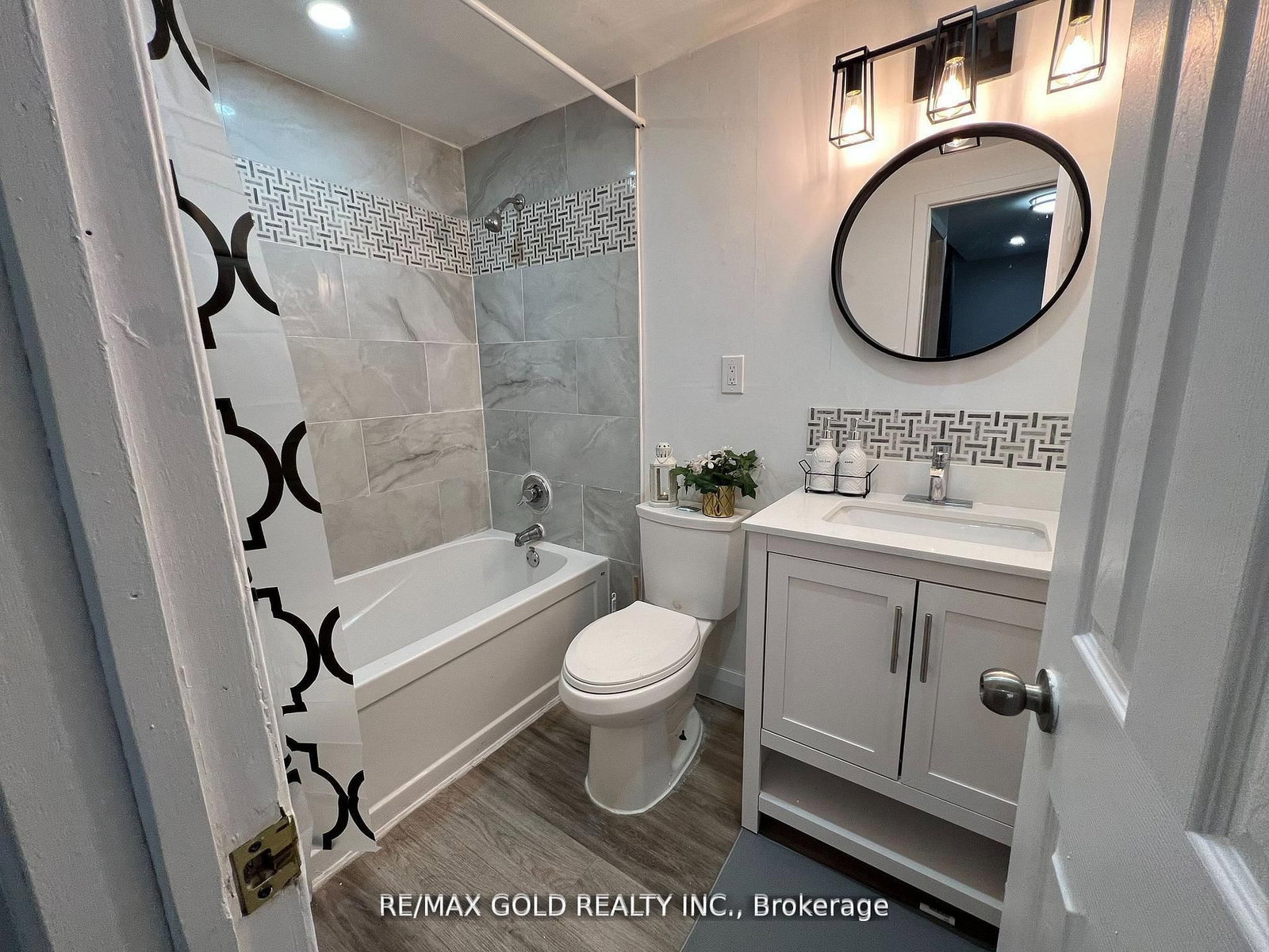 156 Mooregate Crescent, Unit Lower - Photo 23