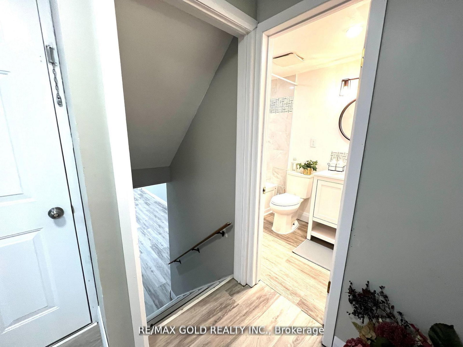 156 Mooregate Crescent, Unit Lower - Photo 5