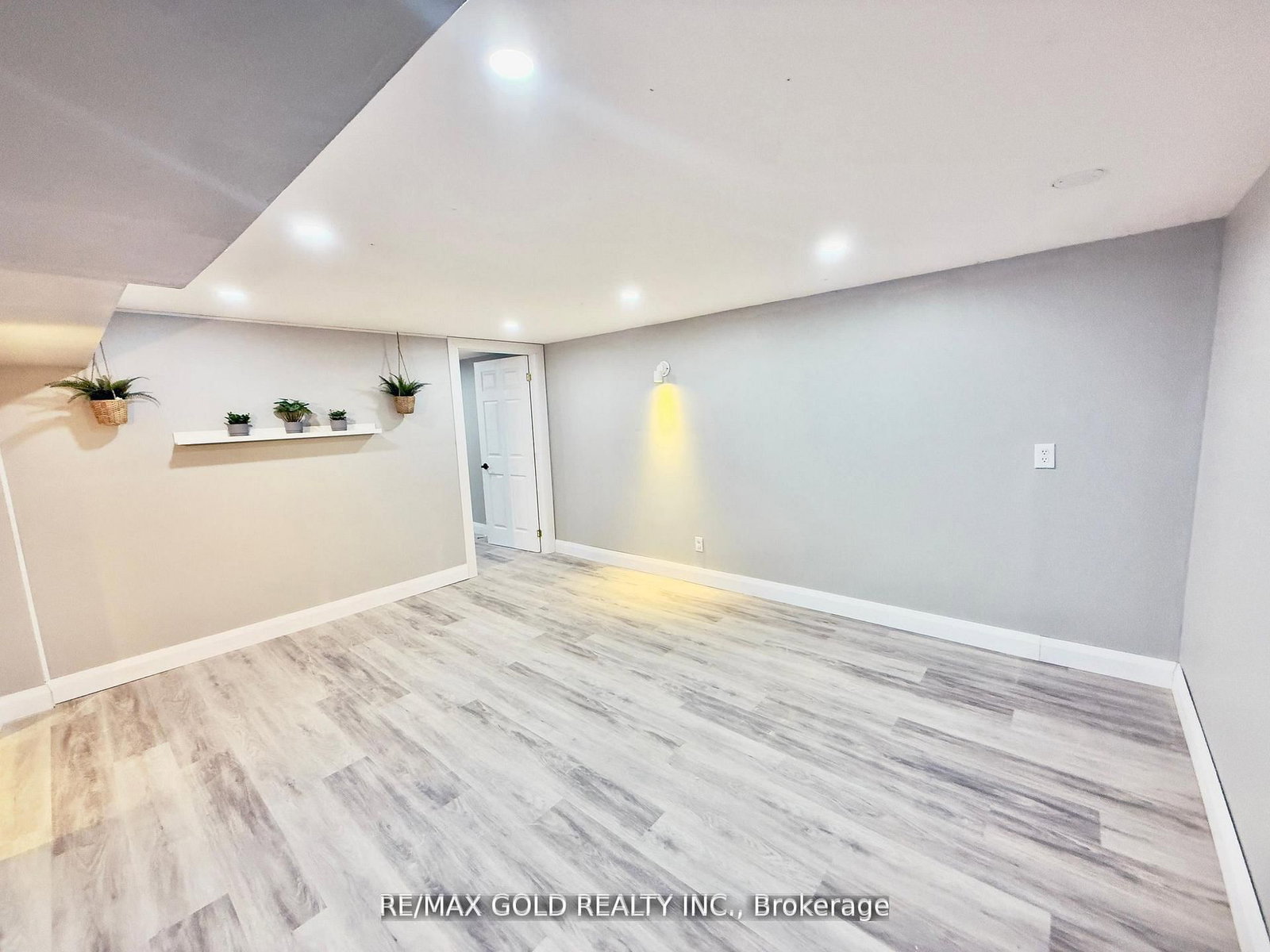 156 Mooregate Crescent, Unit Lower - Photo 6