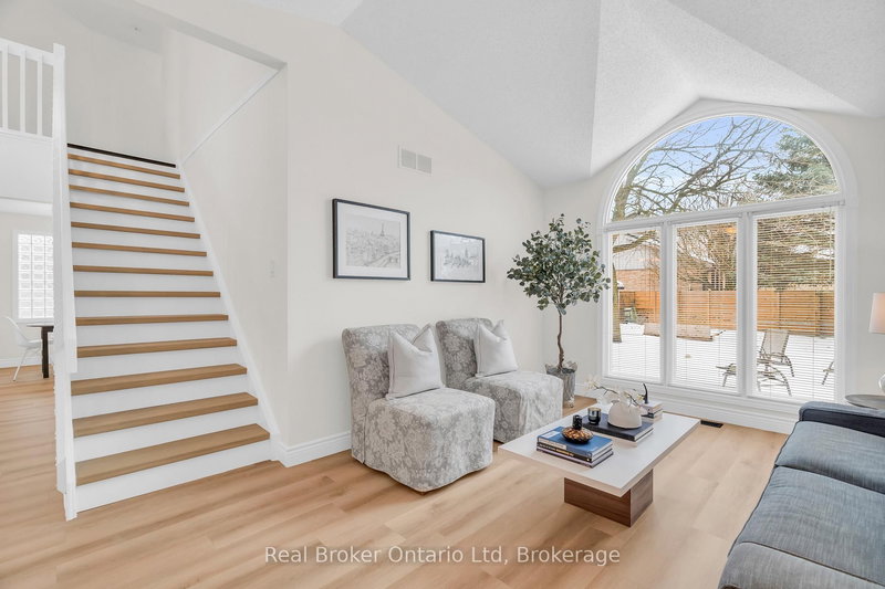 1 Balfour Crt, Guelph, N1L 1A9 | Image 3