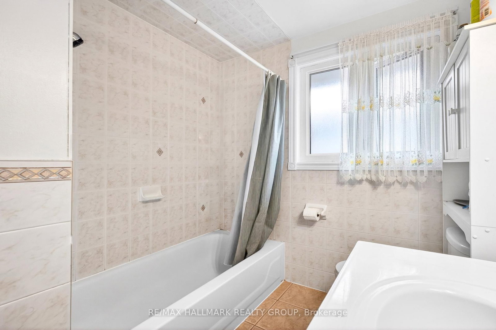 2636 Regina Street, Unit B - Photo 8