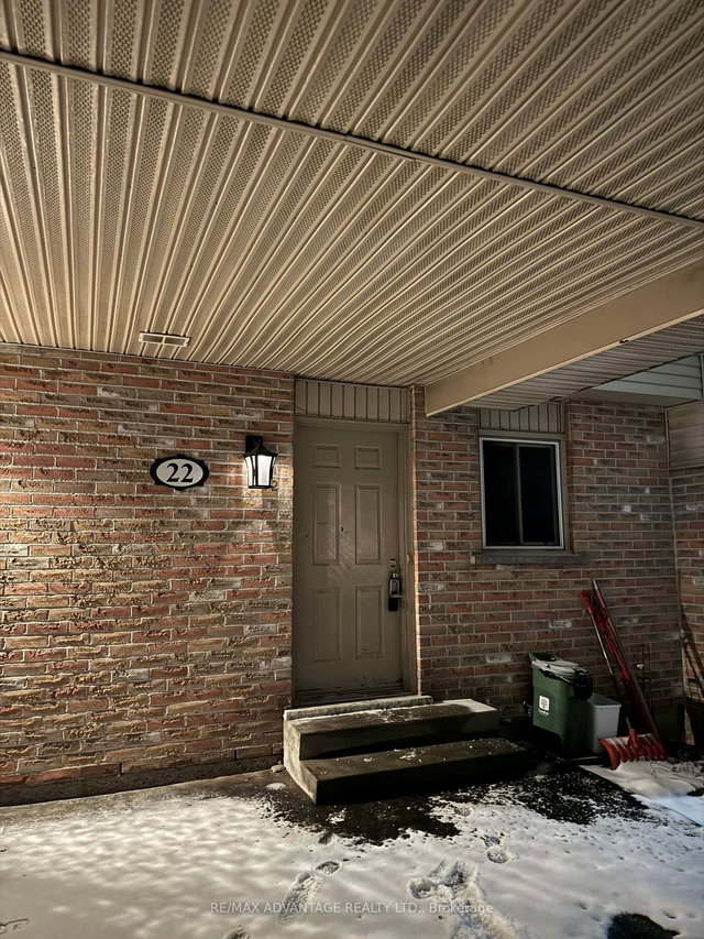 22 - 151 Bonaventure Drive N