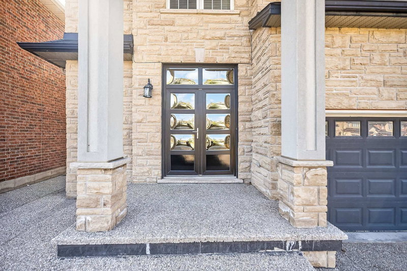 182 Irwin Ave, Hamilton, L8K 0G2 | Image 3