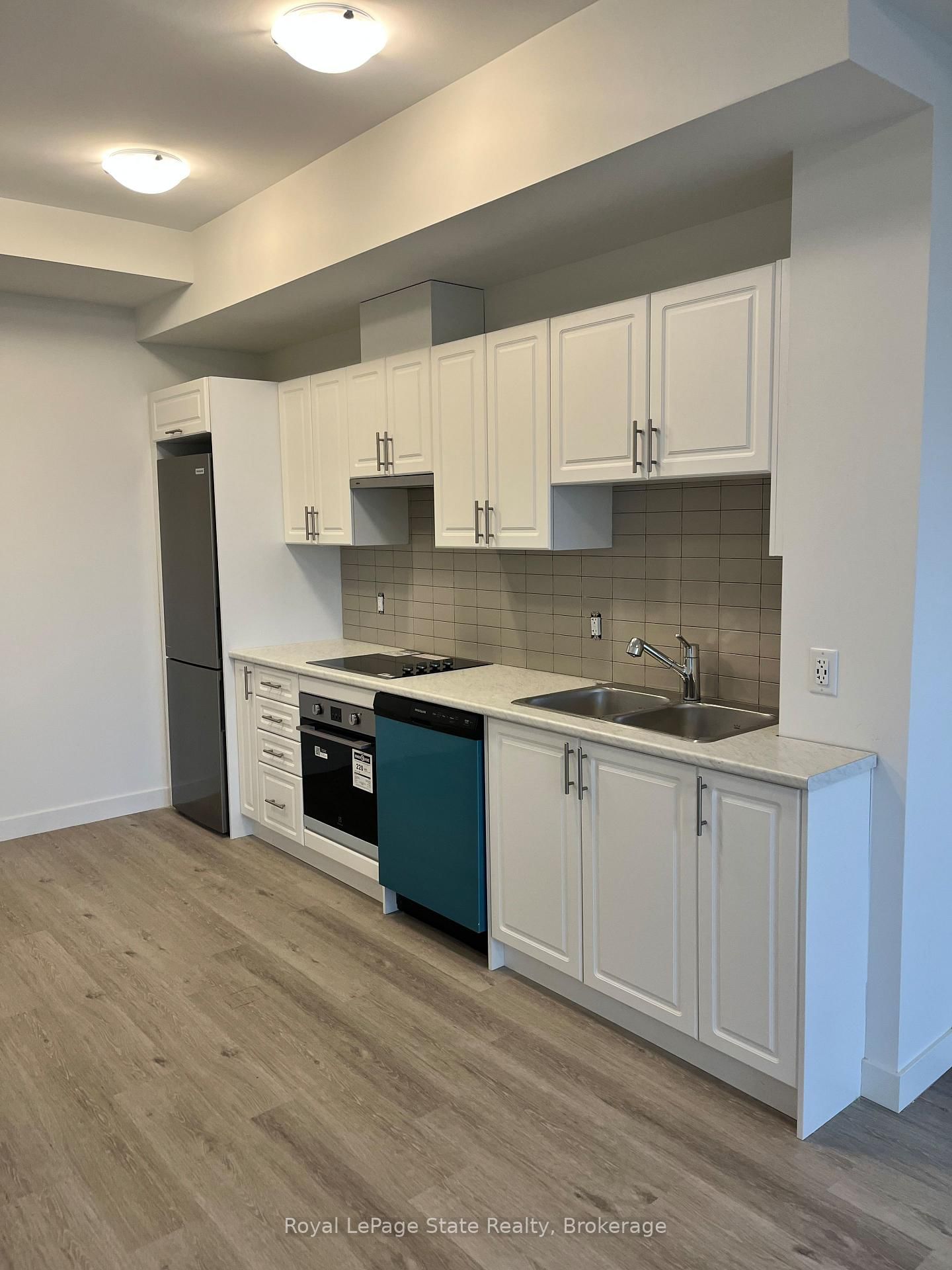 Condo for lease at 611-461 Green Road, Hamilton, Ontario, L8E 4B4 - Stoney Creek - MLS: X12951414