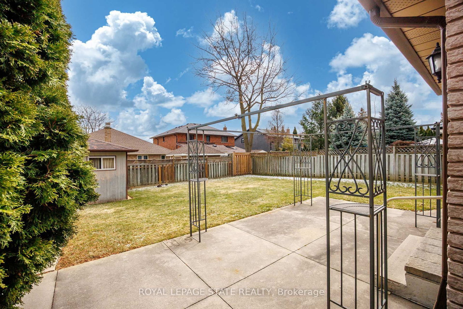 Detached House for sale at 57 Derek Drive, Hamilton, Ontario, L8G 5A4 - Gershome - MLS: X12951464