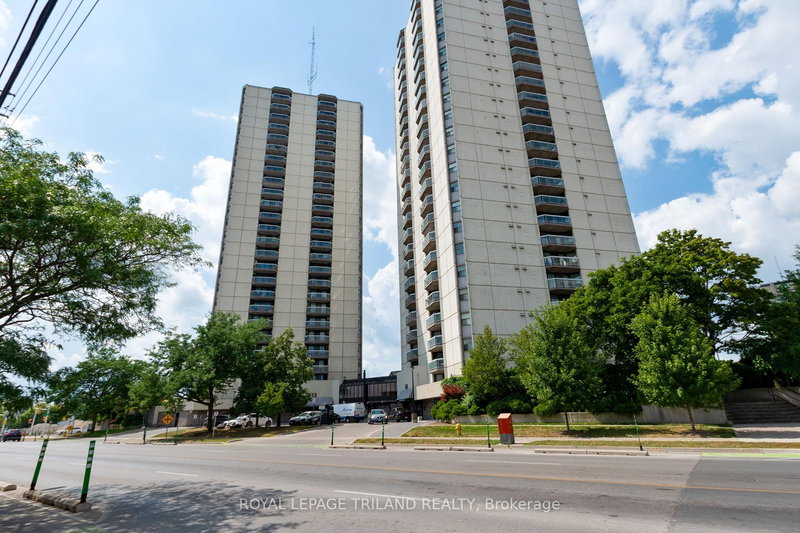 home for sale on 2703-323 Colborne Street