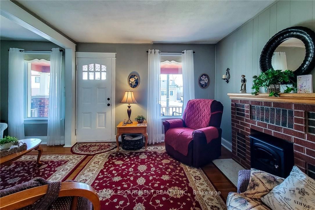 Detached House for sale at 72 East 32nd Street, Hamilton, Ontario, L8V 3R9 - Raleigh - MLS: X12951624