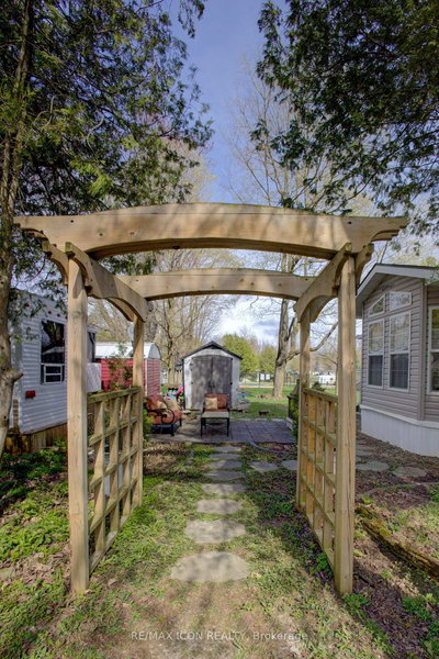 7489 Sideroad 5 E • Wellington North, ON photo 5