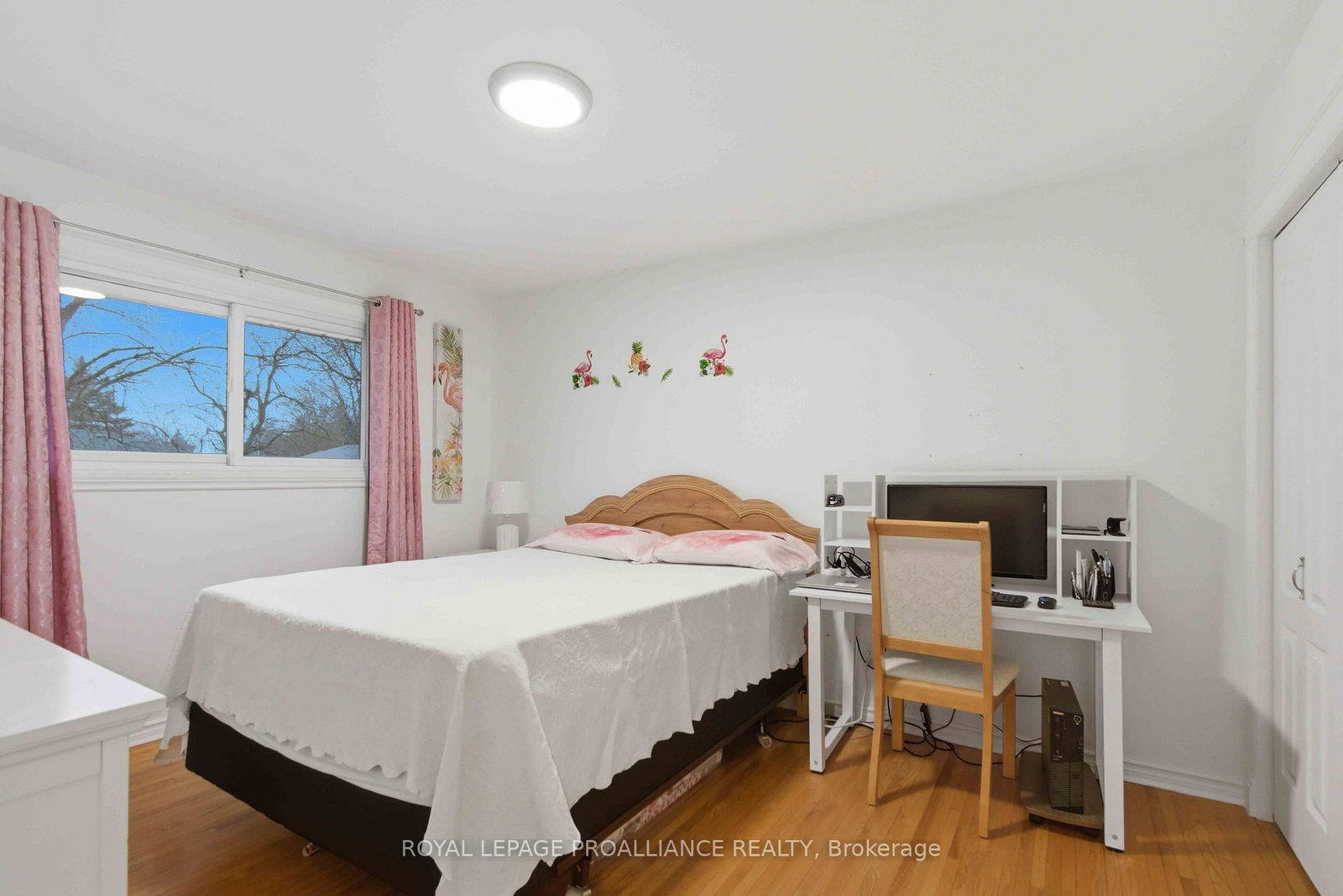 Detached House for sale at 36 Shoniker Avenue, Quinte West, Ontario, K8V 2B5 - Trenton Ward - MLS: X12951794