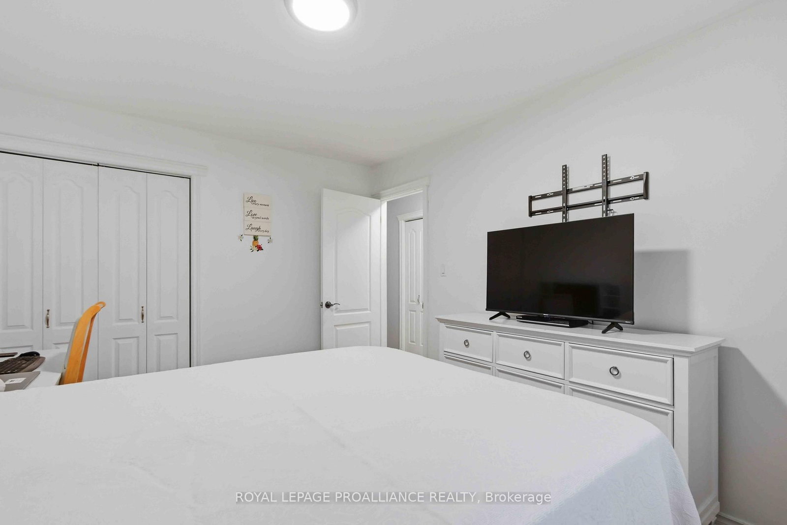 Detached House for sale at 36 Shoniker Avenue, Quinte West, Ontario, K8V 2B5 - Trenton Ward - MLS: X12951794