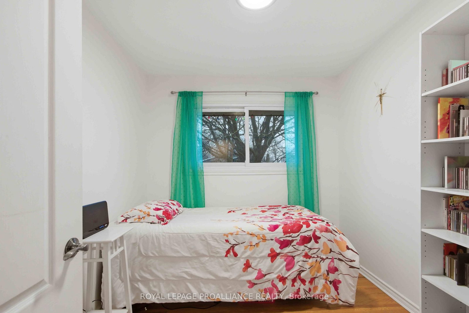 Detached House for sale at 36 Shoniker Avenue, Quinte West, Ontario, K8V 2B5 - Trenton Ward - MLS: X12951794