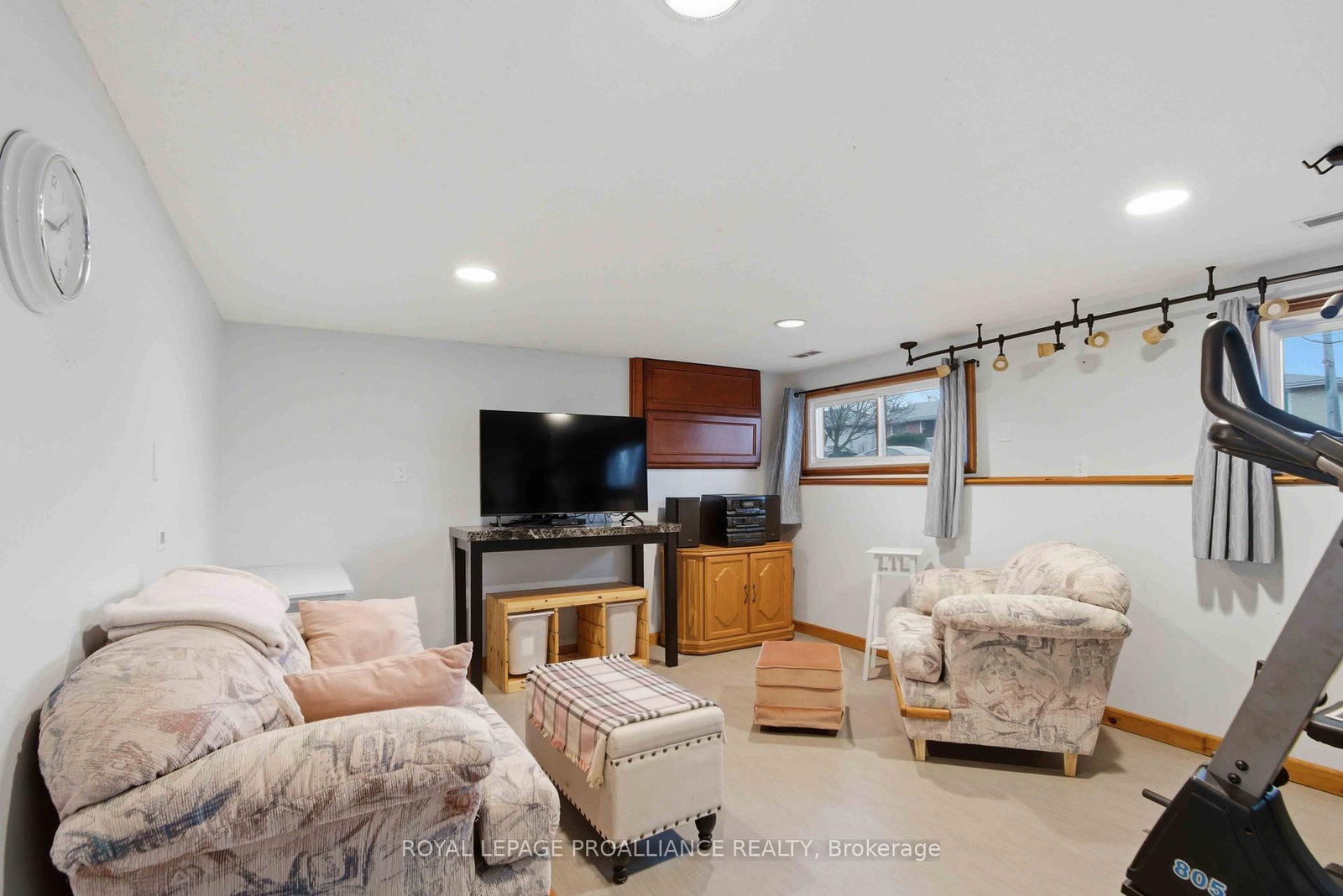 Detached House for sale at 36 Shoniker Avenue, Quinte West, Ontario, K8V 2B5 - Trenton Ward - MLS: X12951794