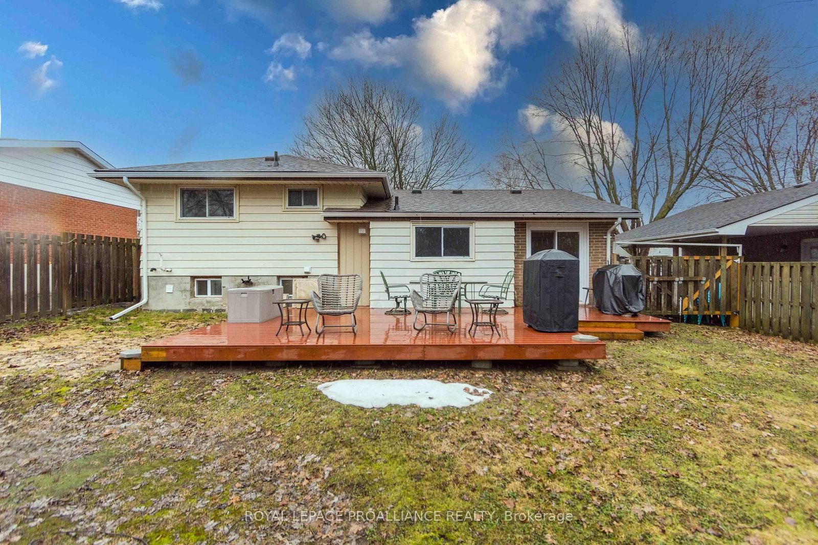 Detached House for sale at 36 Shoniker Avenue, Quinte West, Ontario, K8V 2B5 - Trenton Ward - MLS: X12951794