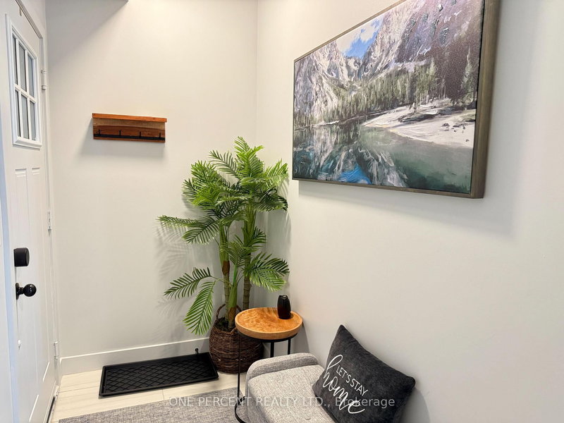 302 - 12 Beckwith Lane, Blue Mountains, L9Y 0A4 | Image 3