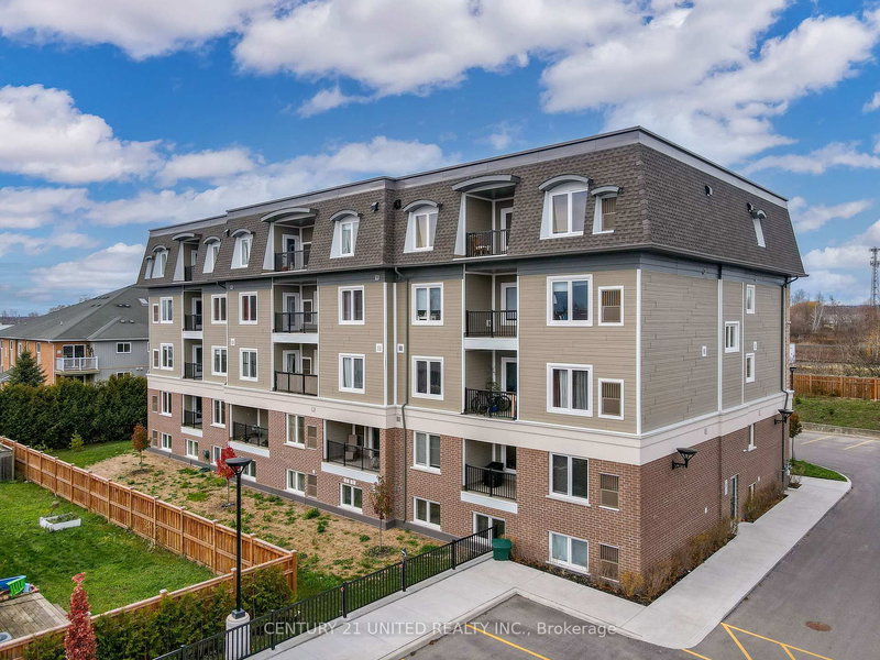 home for lease on 102-82 Munroe Street