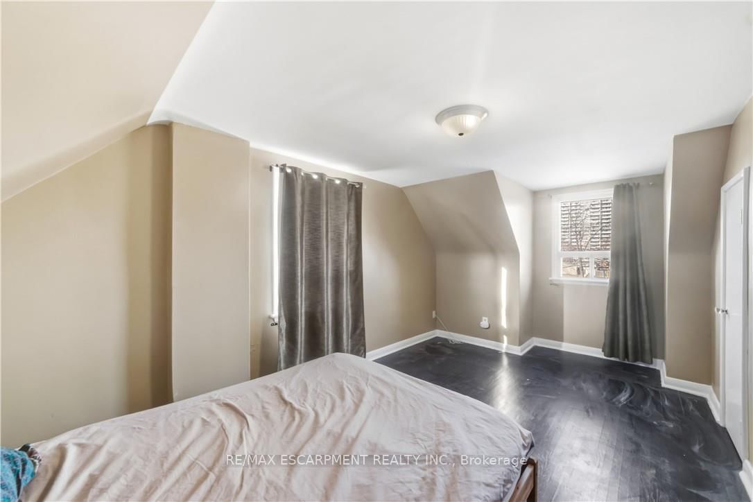 Detached House for sale at 776 BRITANNIA Avenue, Hamilton, Ontario, L8H 2B5 - McQuesten - MLS: X12951994